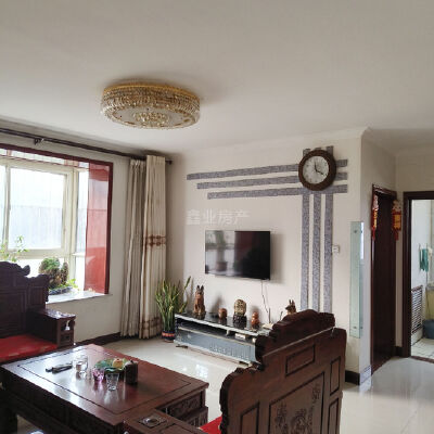 龙凤苑 双证双气可贷款 三居室 现浇房 储藏室 103平 58万