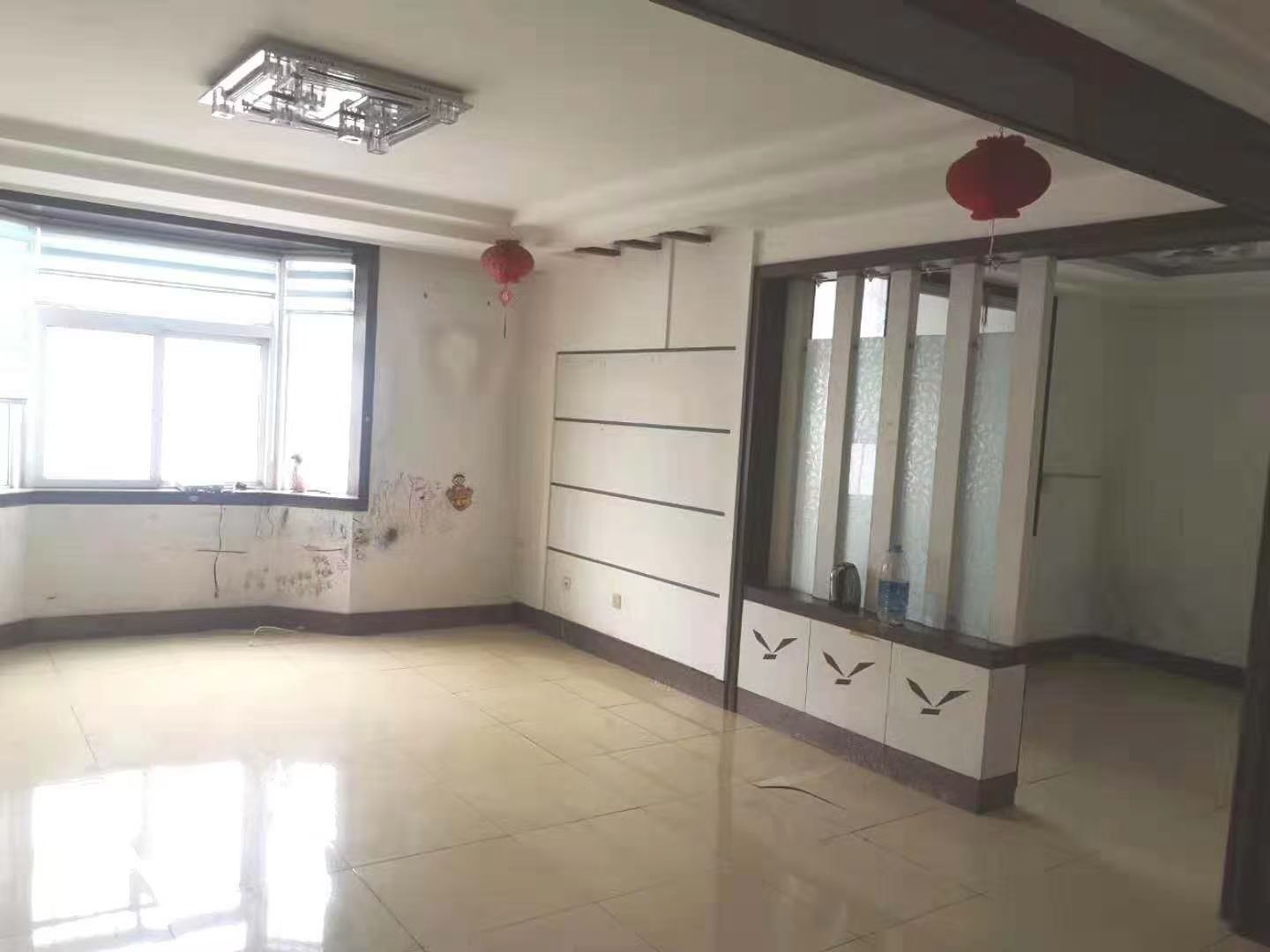莱芜区汶水花园南园，3室2厅1卫，127㎡，简装，租金600元/月 租房