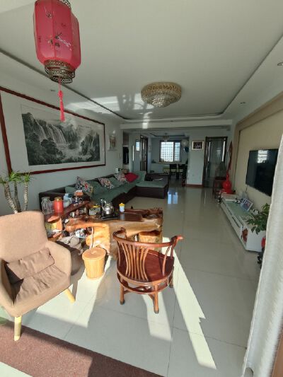 金缔凯旋城二期  顶复 双证双气  带露台  售价158万  带储