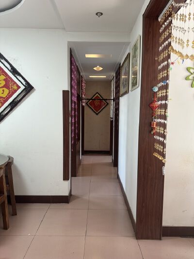 凤城高中学区房，保值率高，双气，高品质家电，家具齐全，领包入住。