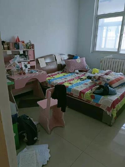 紧邻一中  黄金楼层 无遮挡  南北通透 随时看房 领包入住 