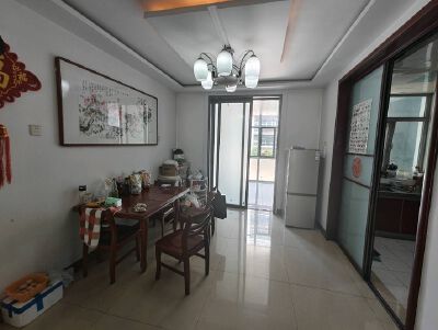 1.2复试下沉式院子，房子面积139平，储藏室35平可改房子，带60平院子，安装电梯，多了15平赠送阳光房。