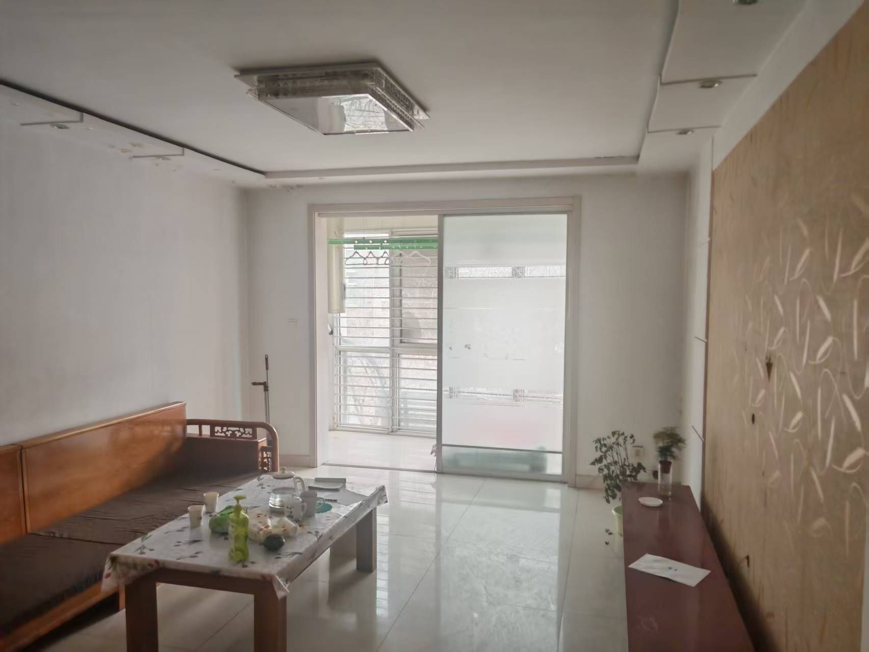 出门既是陈毅中学  电梯洋房  大产权  精装两居室可贷款   随时看房  二手房