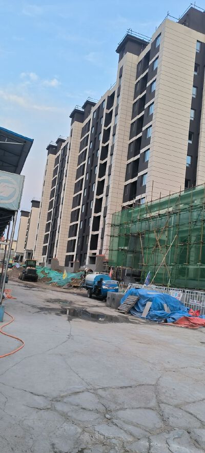 嬴兴花园 大产权 三居室  南北通透 售价65万总共11层