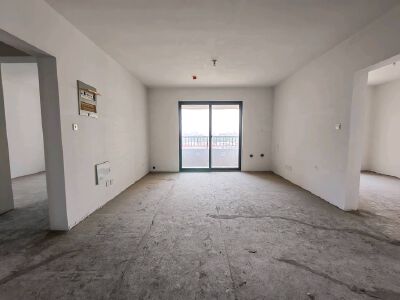 紧邻凤城高中  大产权 可贷款 南北通透  全天无遮挡  随时看房