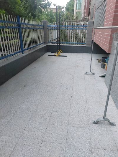 望海华城 莱师附小学区-莱城城区-泰钢南邻，现浇房，一楼带院，大产权，首付低，精装修，一站式教育，学习氛围浓，核心地段，年轻人首选，大社区，出行方便，学区房，居住投资两不误，价格优惠