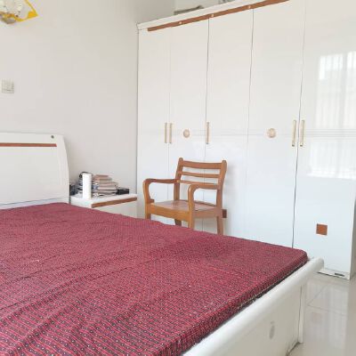 御花园，精装修，家具家电齐全，拎包入住