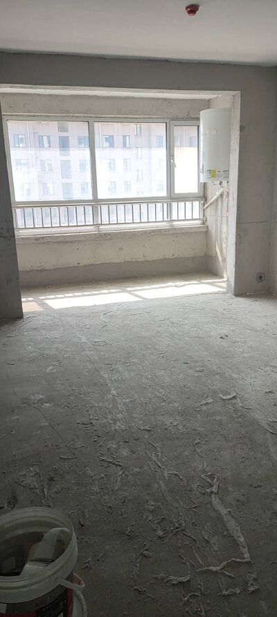 兴宇华府，电梯洋房三室133平，3楼满二84.8万