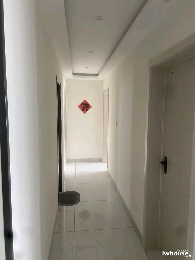 下楼既汶源书包 南北通透 精装修69万 拎包入住 全天无遮挡 随时看房 二手房