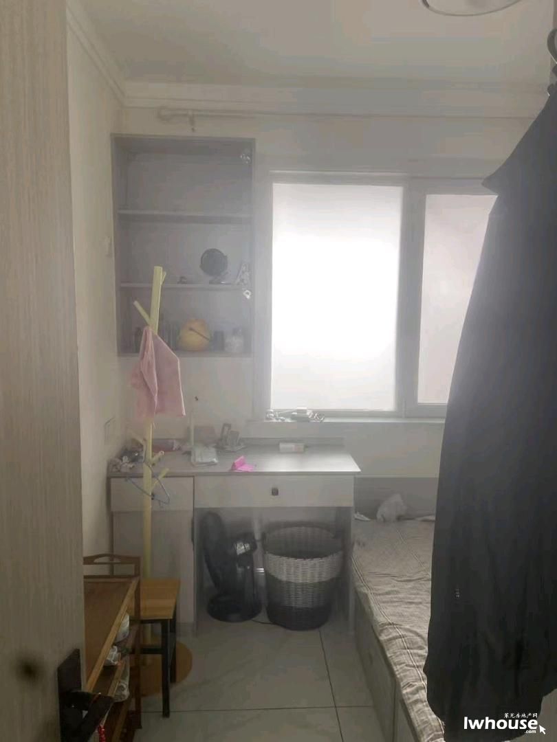 下楼既汶源书包 南北通透 精装修69万 拎包入住 全天无遮挡 随时看房 二手房