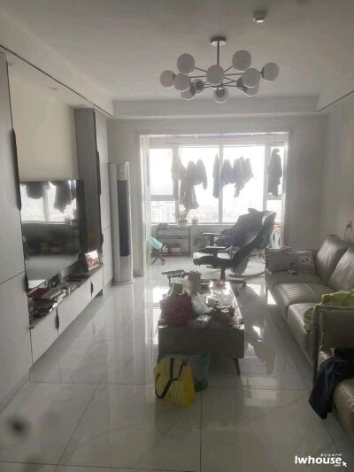 下楼既汶源书包 南北通透 精装修69万 拎包入住 全天无遮挡 随时看房