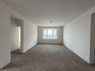 八区怡和缘，双证双气，1.2复式带院子，240平280万，价可议，急售，急售，急售