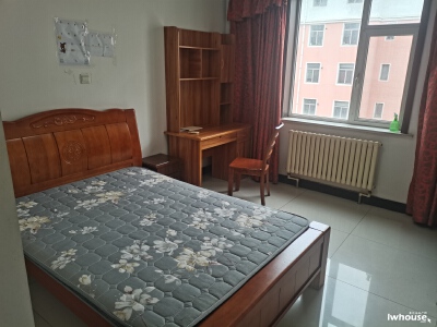 六区专业户拎包入住三楼有车位