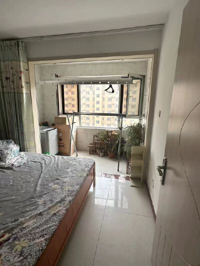 裕丰花园，精装修，家具家电齐全，拎包入住