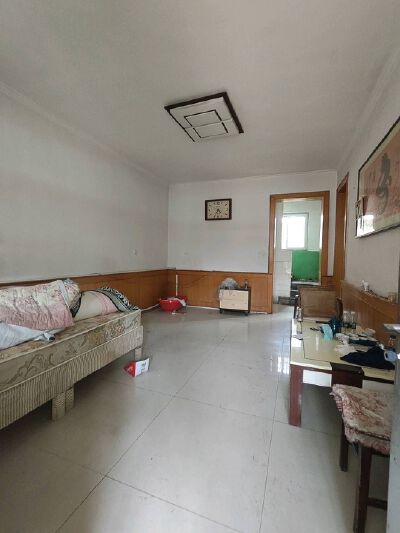 市中心 双证双气 联排别墅  带大院子 南北通透  无遮挡 房主急用钱可议价  随时看房