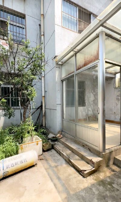 贵都超市东临✰✰▲3室双证双气✰✰▲1楼带院✰✰▲80平38万可贷款可议价✰✰▲