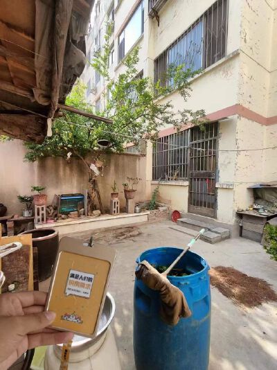 市中心 双证双气 一楼带大院子  南北通透 精装修 随时看房 