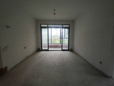 恒大名都★1楼135平★双证双气★68万带车位★可贷款★随时看房