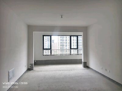 开发区  新一中紧邻   电梯新房   黄金楼层  南北通透   拎包入住