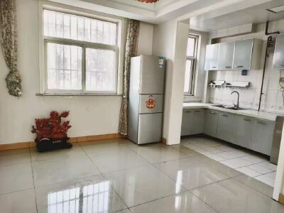 东海花园双证双气送储藏室精装修