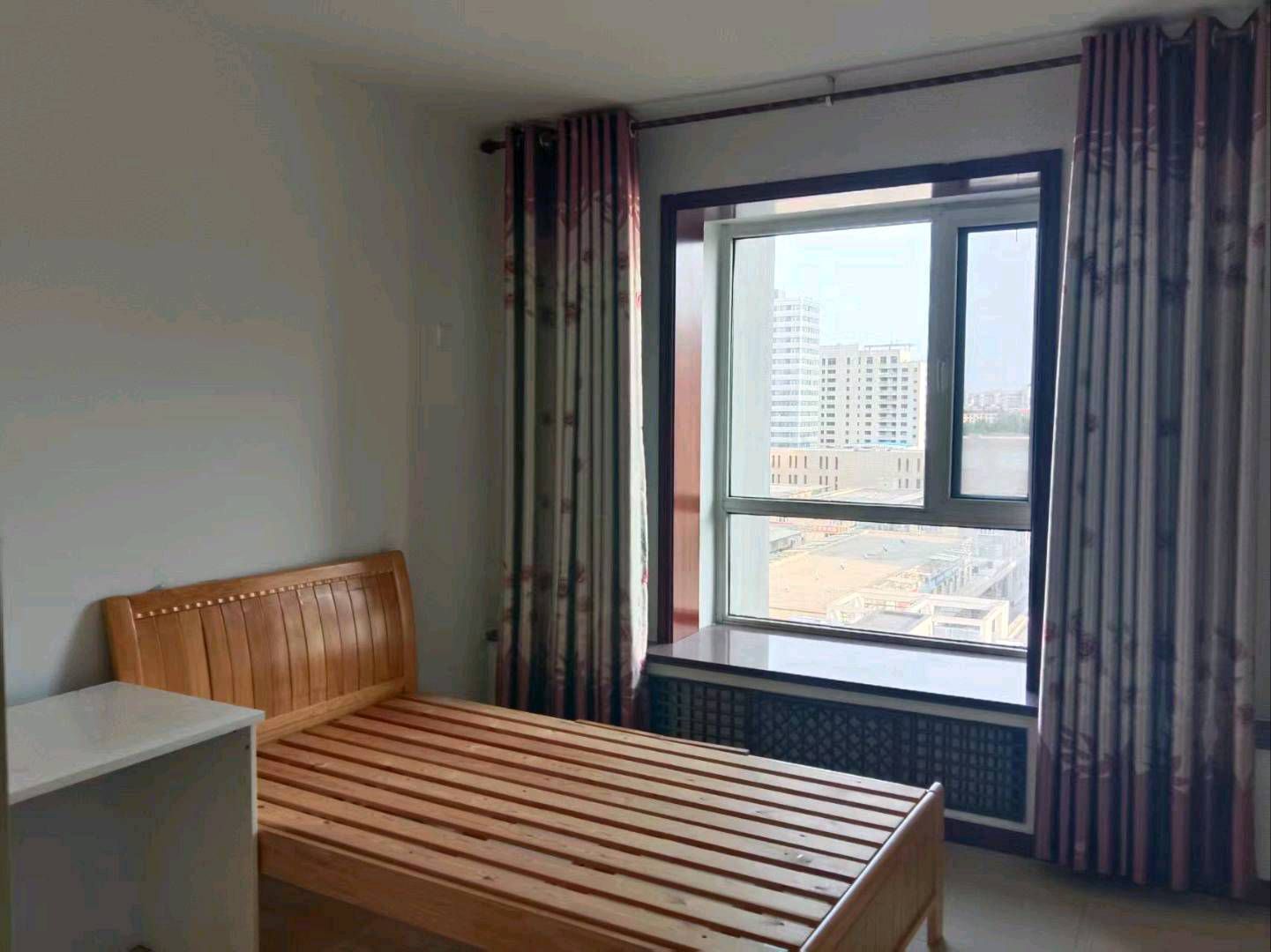 安泰首府，大产权，精装修，家具家电齐全，拎包入住，周边配套齐全 租房