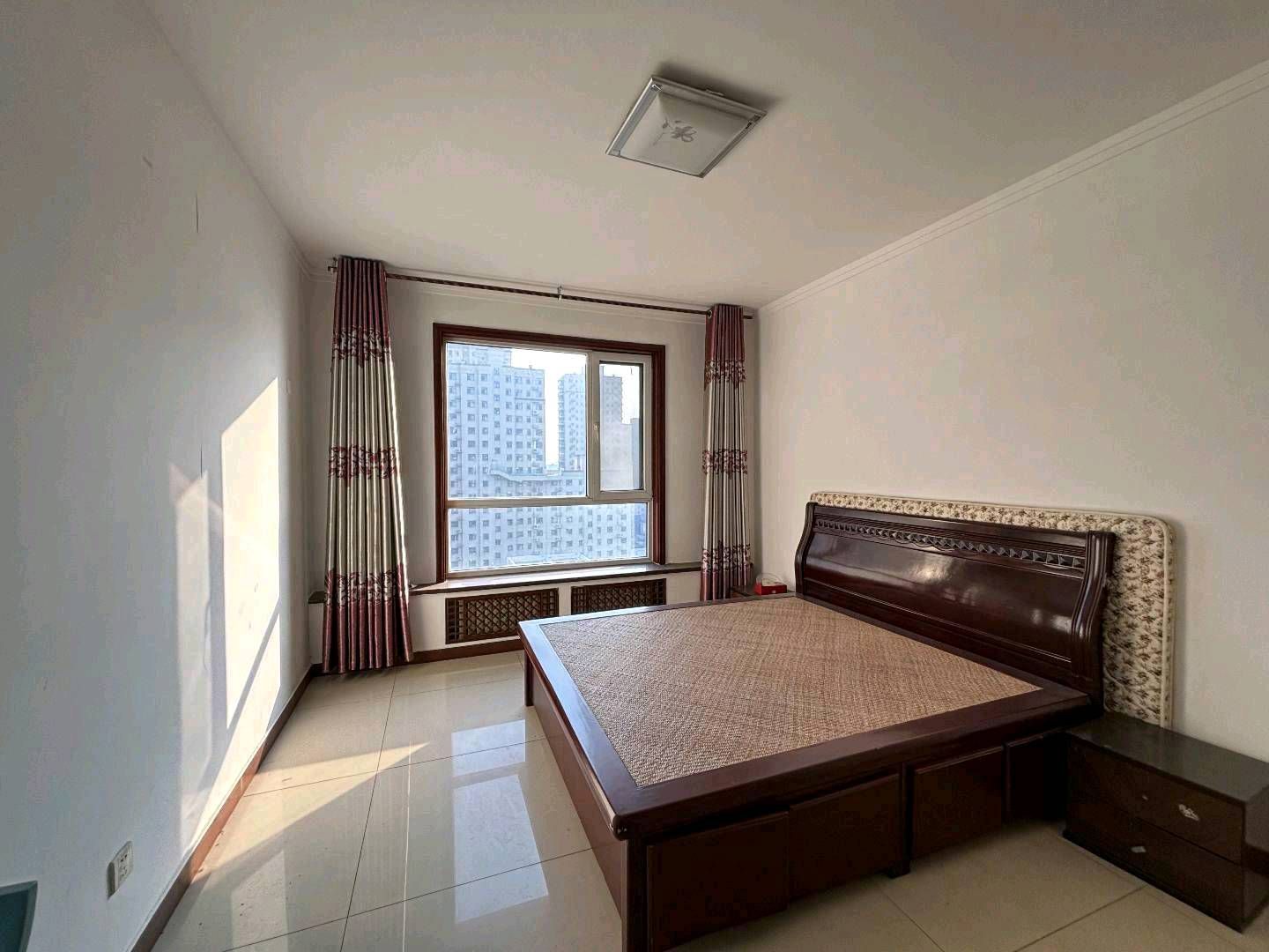 安泰首府，大产权，精装修，家具家电齐全，拎包入住，周边配套齐全 租房