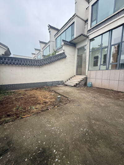 月泊湖庄园别墅豪装449平258万带露台
