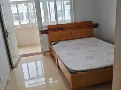 紧邻大润发，花园学校，朝阳小区，双气，精装带储，，家具家电，月租900元，价可议，诚心出租