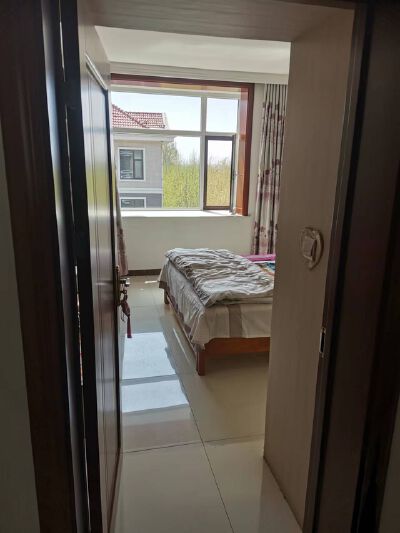 海地中航 莱城-莱城城区-滨河东路,4楼带阁楼一站式教育，学习氛围浓，核心地段，年轻人首选，大社区，出行方便，学区房，居住投资两不误，价格优惠备注 多层洋房，带阁楼，送30平车库可住人，送储藏室！精装！紧邻滨河小学，新一中