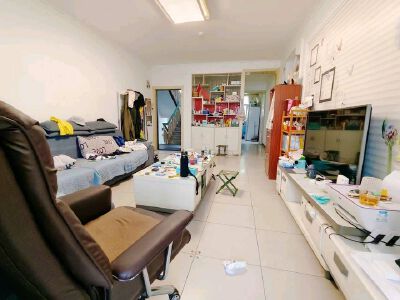 凤城高中对过，电厂新村3楼87平39.8万，双证双气可贷款送储藏室！