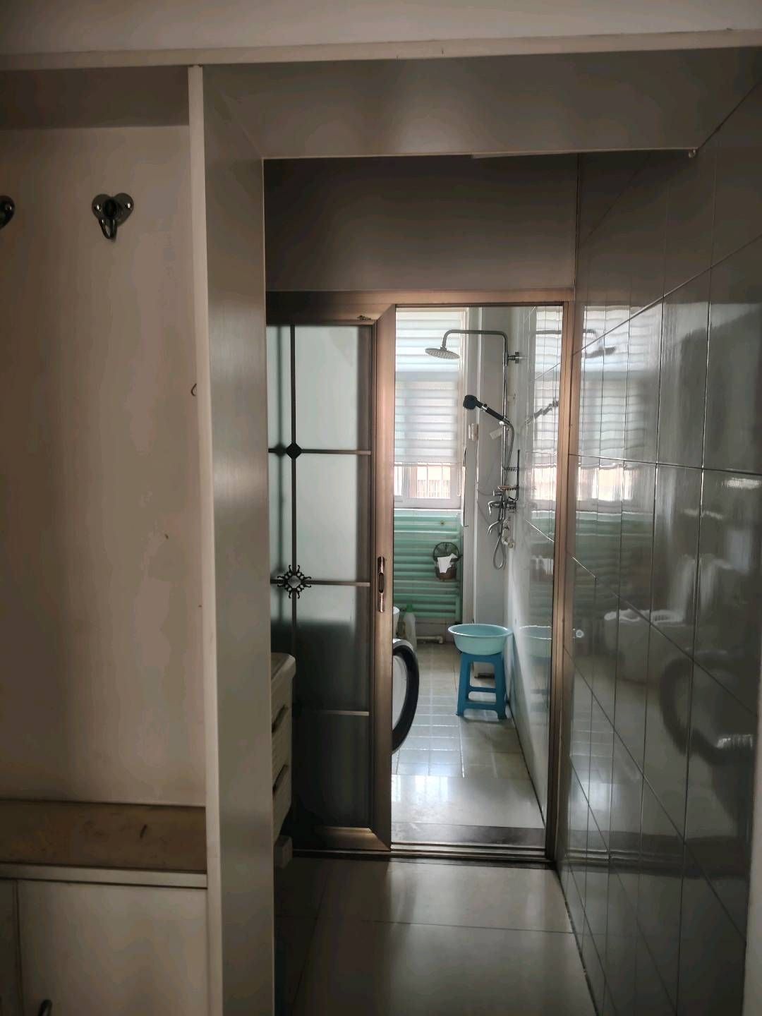 仁和花园3楼110平月租850，精装，家具家电齐全，拎包入住 租房