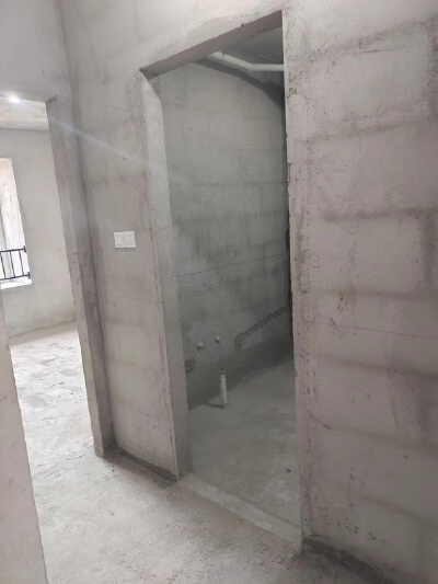 城发凤凰城小洋房  学区房  大产权  双气 可贷款 全天无遮挡采光好  毛坯房  带车位  带储藏室   过户费低   小区环境好  生活便利  