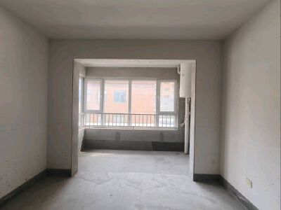 舜景东郡，3室2厅2卫，115㎡，双证双气，户型方正