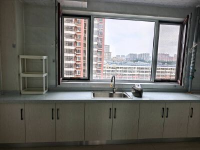 裕丰花园9楼精装三室二卫带家具家电年租1.3万元P