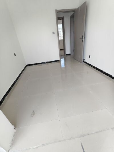 开发区   电梯新房  黄金楼层  南北通透    精装短柱  拎包入住