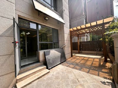 和天下★1楼带院★156平四室★带储精装★过户费低