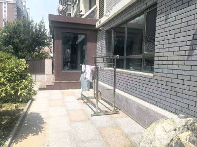 金地凯旋城，一楼带院子3室2厅2卫，181㎡，售价240万