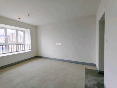 董花园安置房（新区） 陈毅、二实小学区，一站式教育，学习氛围浓，核心地段，年轻人首选，大社区，出行方便，学区房，居住投资两不误，价格优惠