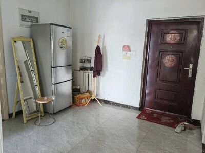 城发和园，精装修，家具家电齐全，拎包入住
