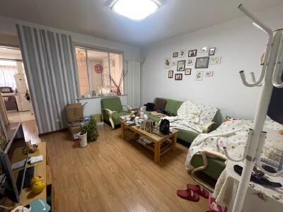 芳馨园/朝阳小区，1室1厅1卫，60㎡，精装，售价32万