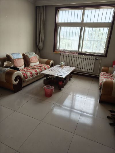 西苑小区 一实小学区-莱城城区-凤城西大街，大产权，首付低，精装修，一站式教育，学习氛围浓，核心地段，年轻人首选，大社区，出行方便，学区房，居住投资两不误，价格优惠