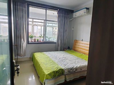 陈毅中学对过粮食局宿舍大三室带储可停车