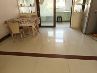 鲁中东大街，6层电梯房，南北通透，49.9带车库
