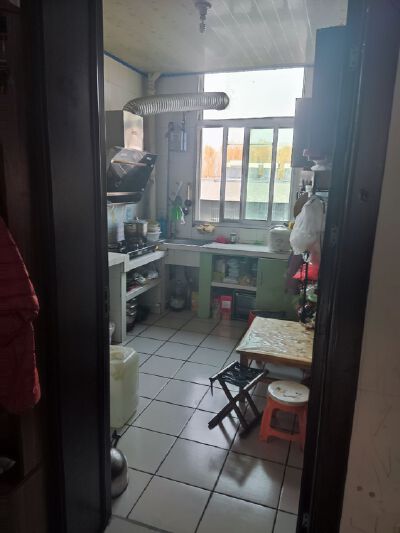 裕丰小区 精装修 三室 一楼