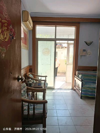 二区简装两室两厅82平家具家电齐全1000/月一楼带院