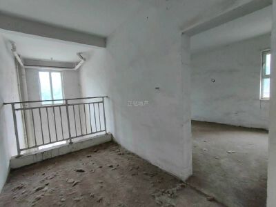 市中心 双证双气 别墅区  南北通透 随时看房 带大院子 随时看房 