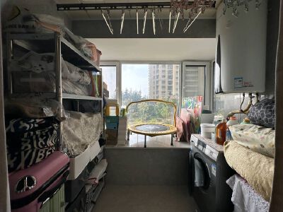 汇源首座双证双气精装修电梯房