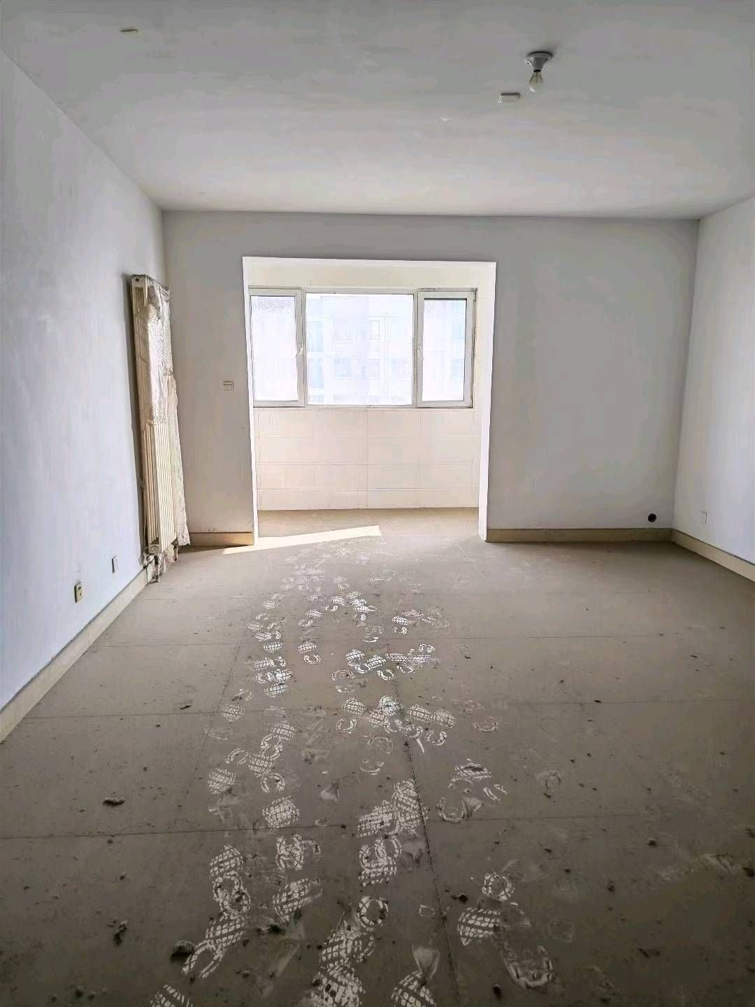 都市花园148平三室，16楼带储带储带车位102万简装修 二手房