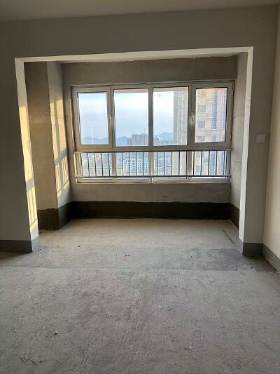 董花园安置房（新区） 陈毅、二实小学区，一站式教育，学习氛围浓，核心地段，年轻人首选，大社区，出行方便，学区房，居住投资两不误，价格优惠