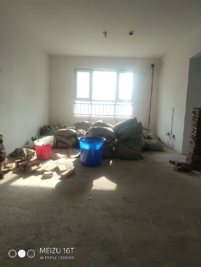 颐高公馆 学区房  大产权  双气 可贷款 黄金楼层采光好全天无遮挡  毛坯房  带车位 带储藏室  过户费低  小区环境好 生活便利 